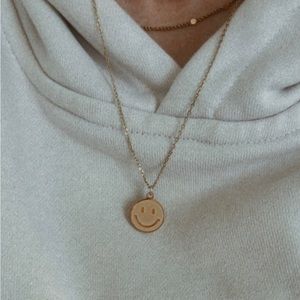 Smilie face necklace